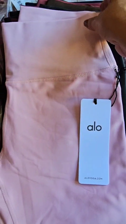 Alo Leggings - 50 pieces