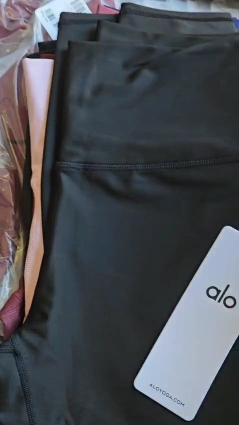 Alo Leggings - 50 pieces