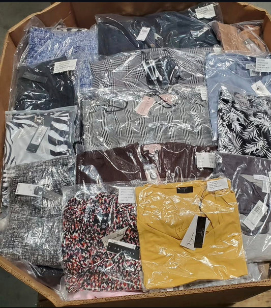 Nordstrom/Macy Brands Womens Clothing Lot - 300 pieces