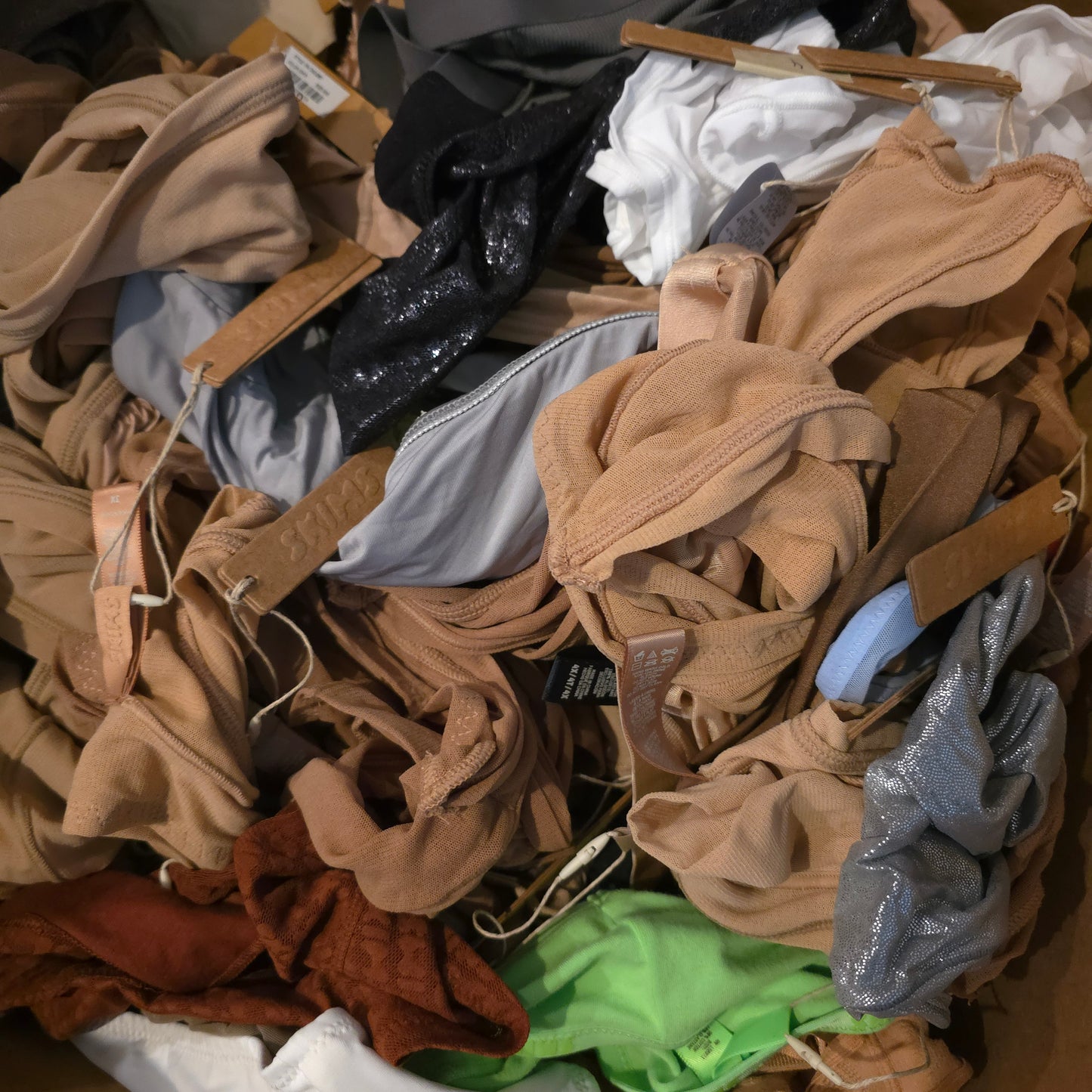 100 piece Skims Clearance Lot