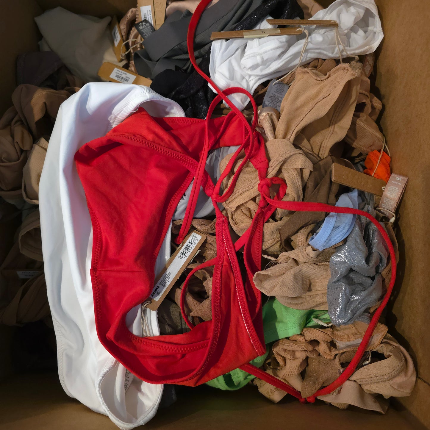 100 piece Skims Clearance Lot