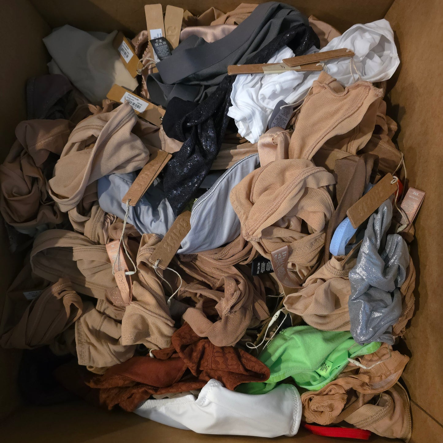 100 piece Skims Clearance Lot